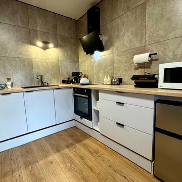 Будівельна вул., 2