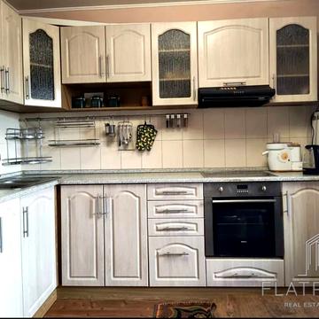 Федора Ернста вул., 6