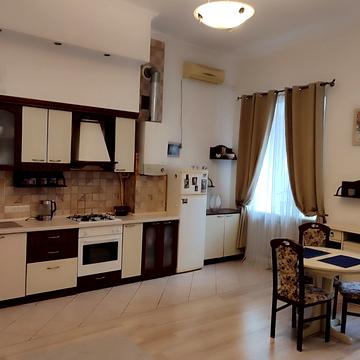 Університетська вул. (Щепкіна), 11