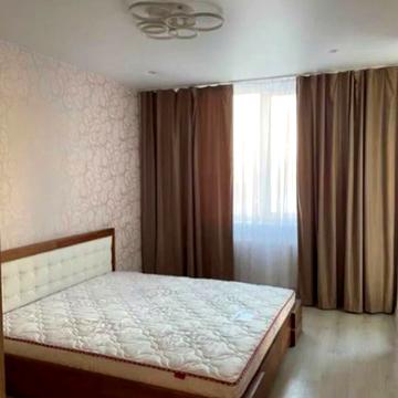 Гетьмана Івана Мазепи вул. (Топольна), 2б