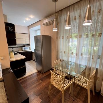 Лесі Українки просп. (Пушкіна), 77