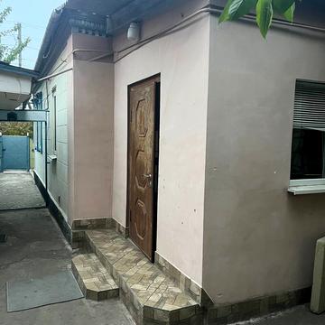 Зоряна вул., 7