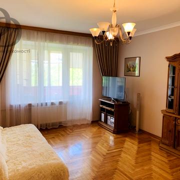 Лесі Українки бульв., 24