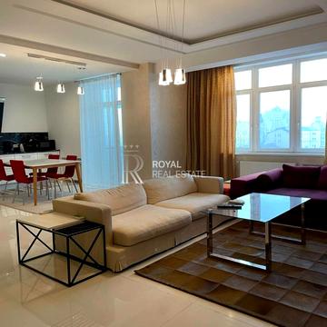 Круглоуніверситетська вул., 3-5