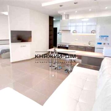 Володимира Івасюка просп. (Героїв Сталінграду), 2-Д