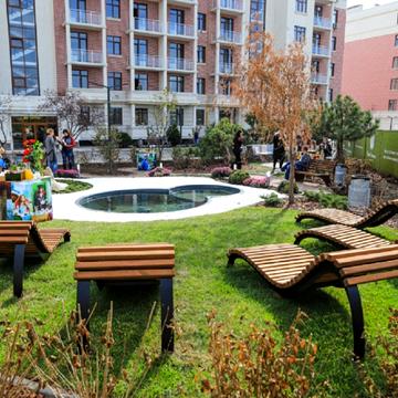 Трамвайна вул., 35