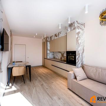 Генерала Грекова вул., 2