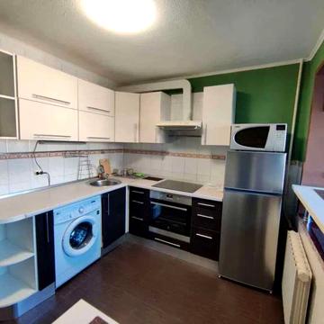 Саперне Поле вул., 12