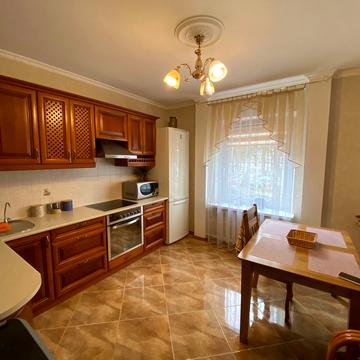 Мілютенка вул., 17-В