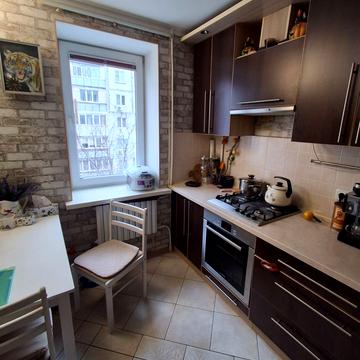 Бреуса вул., 61/7