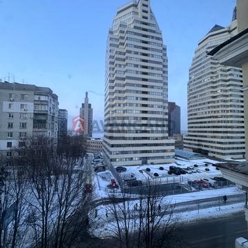 Володимира Вернадського вул. (Дзержинського), 18