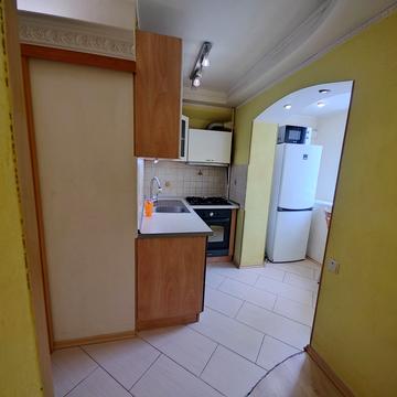 Йорданська вул. (Лайоша Гавро), 4