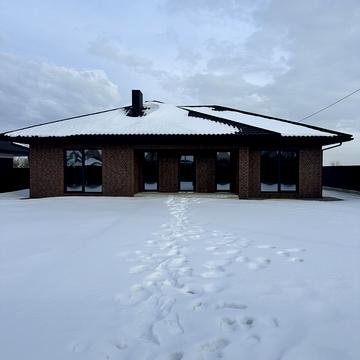 Богдана Хмельницького вул., 8