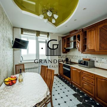 Авіаконструктора Ігоря Сікорського вул. (Танкова), 1