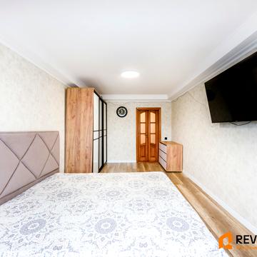 Велика Васильківська вул. (Червоноармійська), 145/1