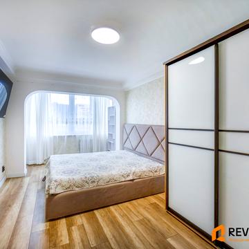 Велика Васильківська вул. (Червоноармійська), 145/1