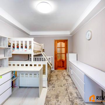 Велика Васильківська вул. (Червоноармійська), 145/1