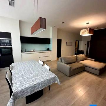 Дмитра Яворницького просп. (Карла Маркса), 5