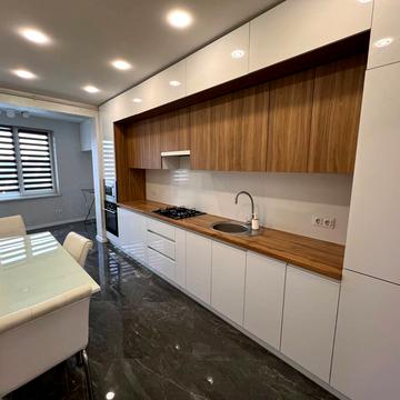 Гетьмана Мазепи вул., 72