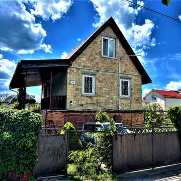 Виноградна вул., 10