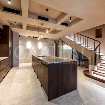 Ярославів Вал вул., 16