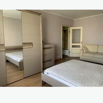 Героїв Дніпра вул., 75