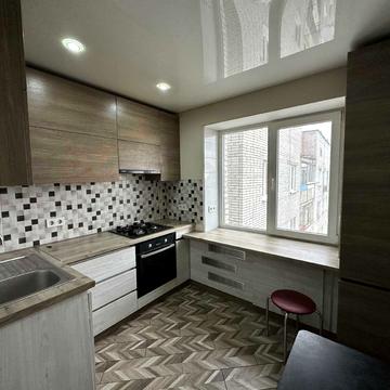 Гетьмана Івана Мазепи вул. (Топольна), 10