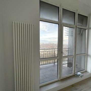 Академіка Філатова вул., 1