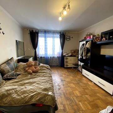 Володимира Івасюка вул., 11