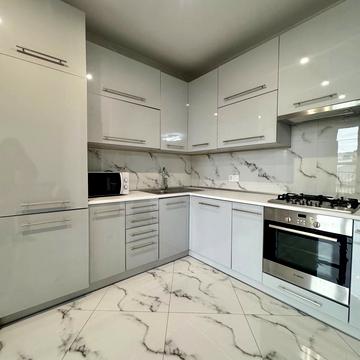 Олени Степанівни вул. (Ленінградська), 8