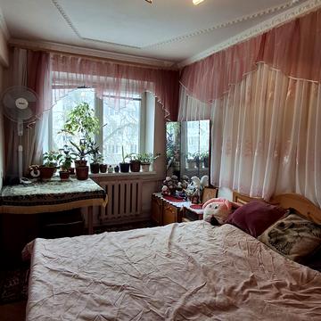 Героїв Крут вул., 11