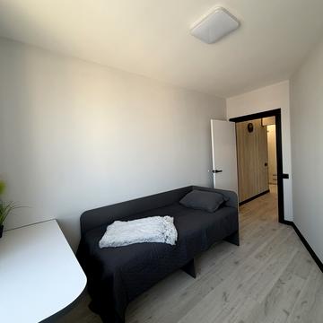 Незалежності просп., (Будинок 1)