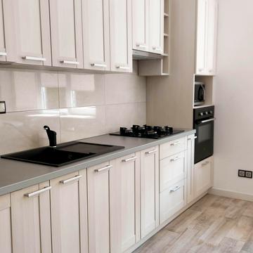 Тютюнників вул. (), 8