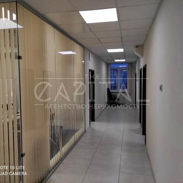 Степана Бандери просп. (Московський), 8