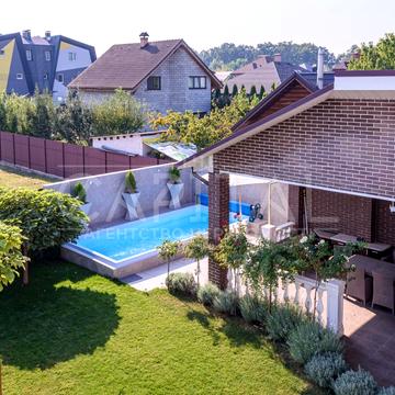 Весняна вул., 19