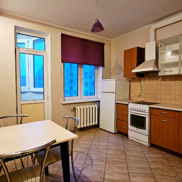 Феодосійський пров., 12