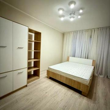 Павла Тичини вул., 9