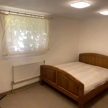 Золота вул. (), 22