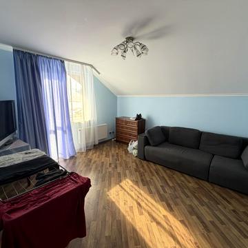 Богдана Хмельницького вул., 3а