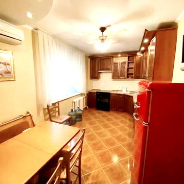 Левка Лукяненка вул. (Маршала Тимошенка), 2/4