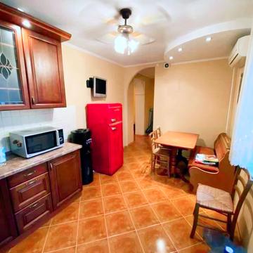 Левка Лукяненка вул. (Маршала Тимошенка), 2/4