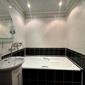 Миколи Лаврухіна вул., 11