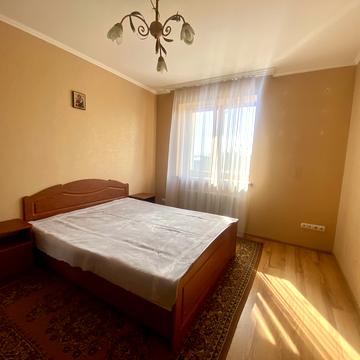 Павла Тичини вул., 9