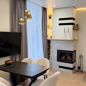 Богдана Хмельницького вул., 26