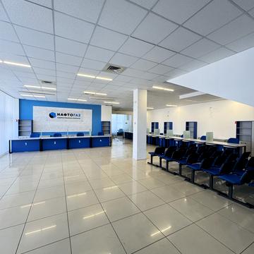 Металургів просп., 2а