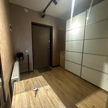 Героїв Євромайдану пл., 9