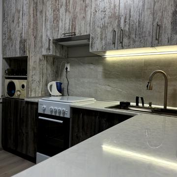 Незалежної України вул. (40 років Радянської України), 80