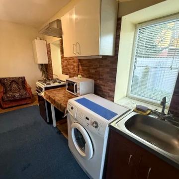 Підмонастирська вул., 10