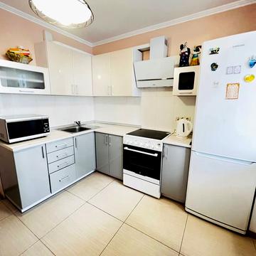 Червоної Калини просп. (Володимира Маяковського), 70