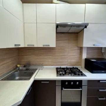 Ірпінська вул. (Абхазька), 4